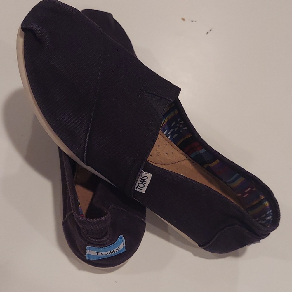 Toms Shoes 👟  color black 🖤